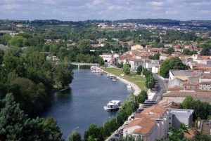 vue d Angoulême et de la Charente